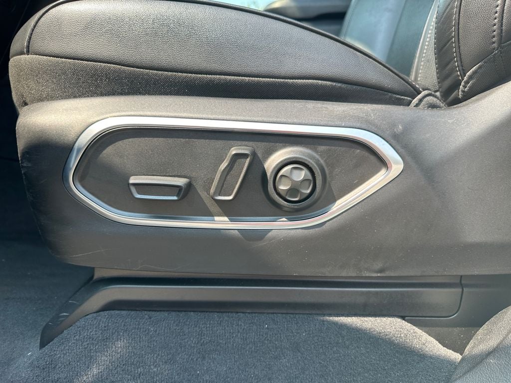 2024 Jeep Wagoneer Base