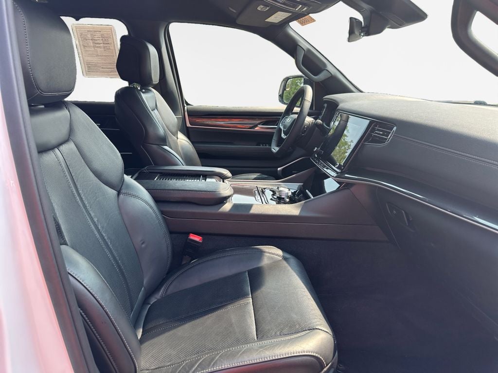 2024 Jeep Wagoneer Base