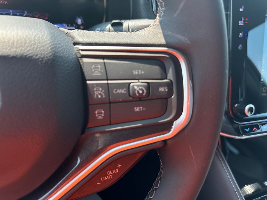 2024 Jeep Wagoneer Base