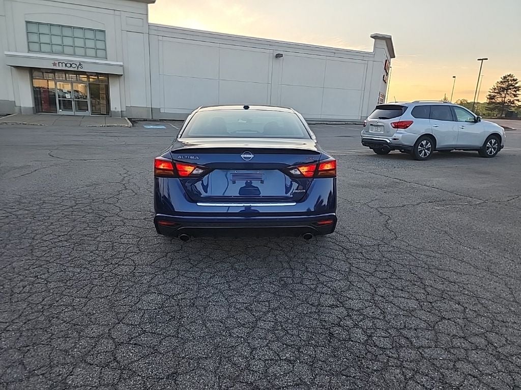 2023 Nissan Altima 2.0 SR