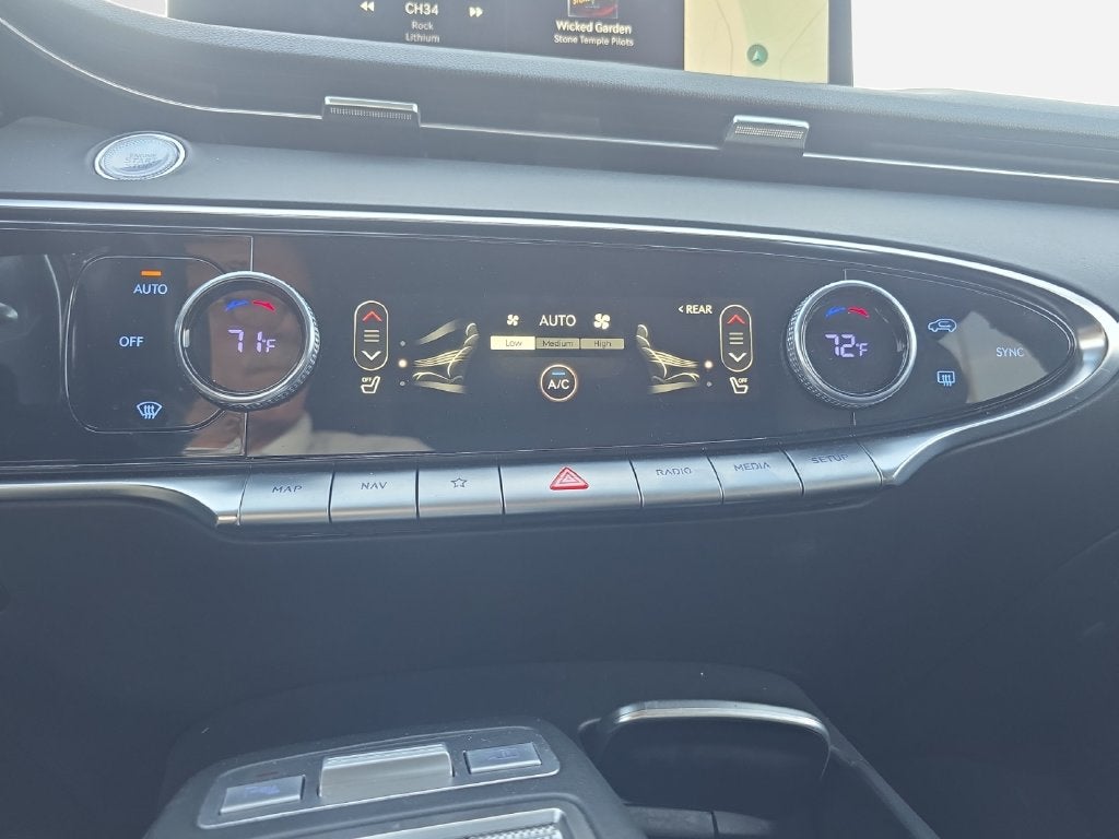 2025 Genesis GV70 2.5T