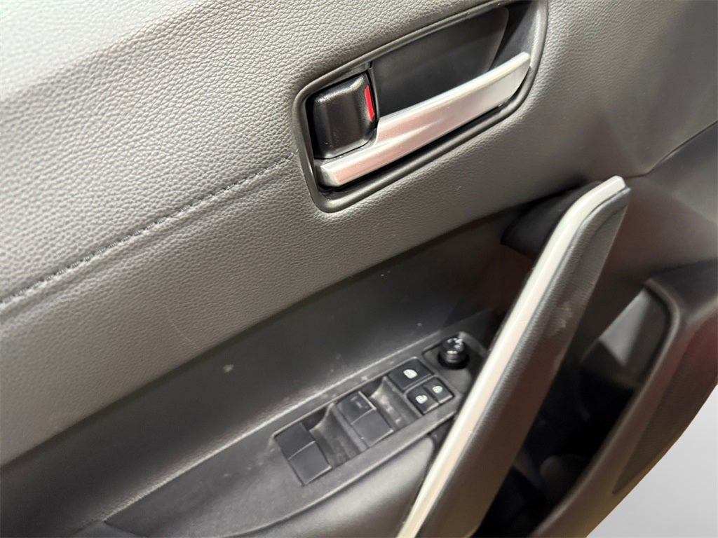 2025 Toyota Corolla Cross XLE