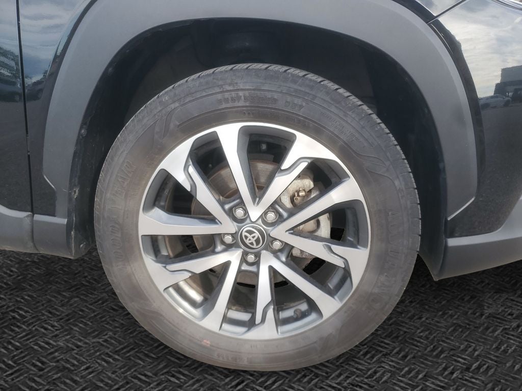 2025 Toyota Corolla Cross XLE