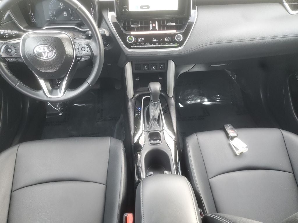 2025 Toyota Corolla Cross XLE