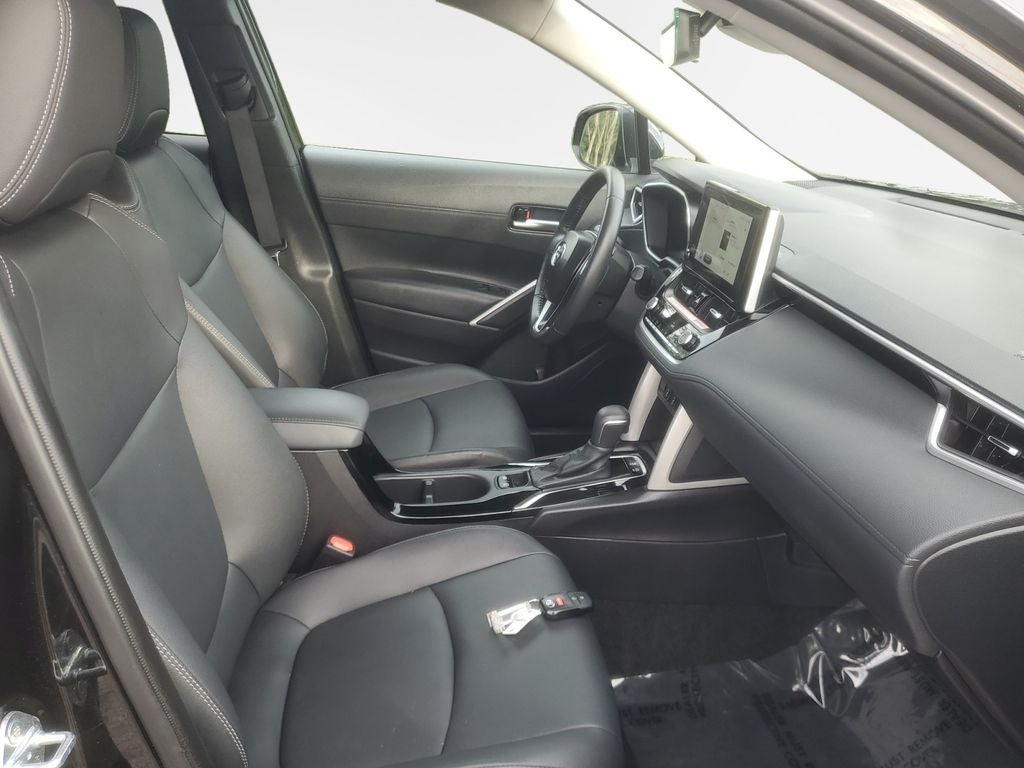 2025 Toyota Corolla Cross XLE