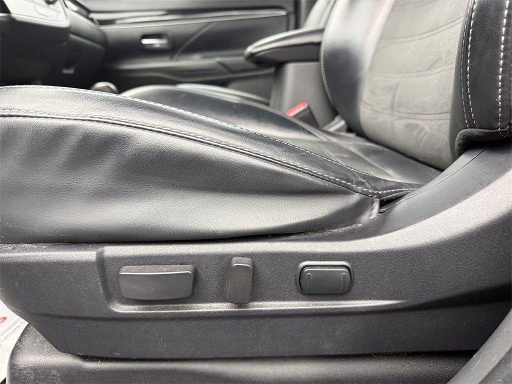 2020 Mitsubishi Outlander SE