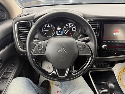 2020 Mitsubishi Outlander SE