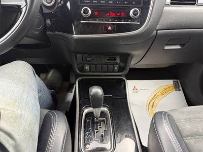 2020 Mitsubishi Outlander SE