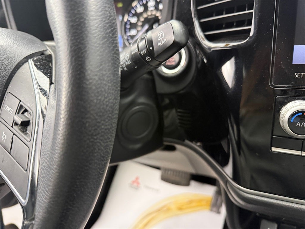 2020 Mitsubishi Outlander SE