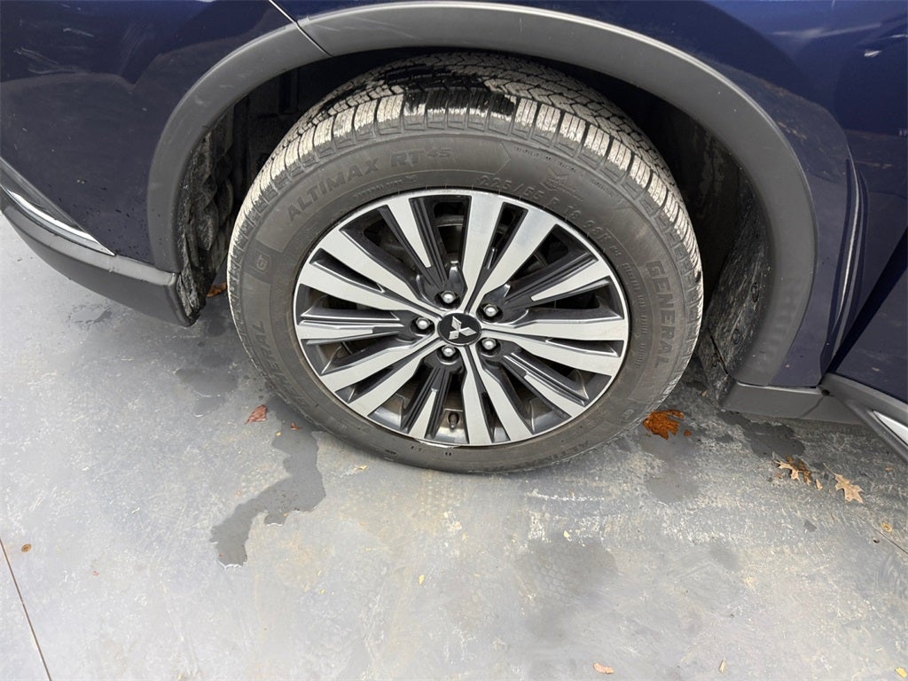 2020 Mitsubishi Outlander SE