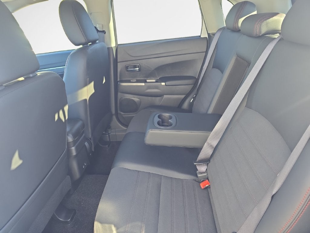 2027 Mitsubishi Outlander Sport 2.0 SE