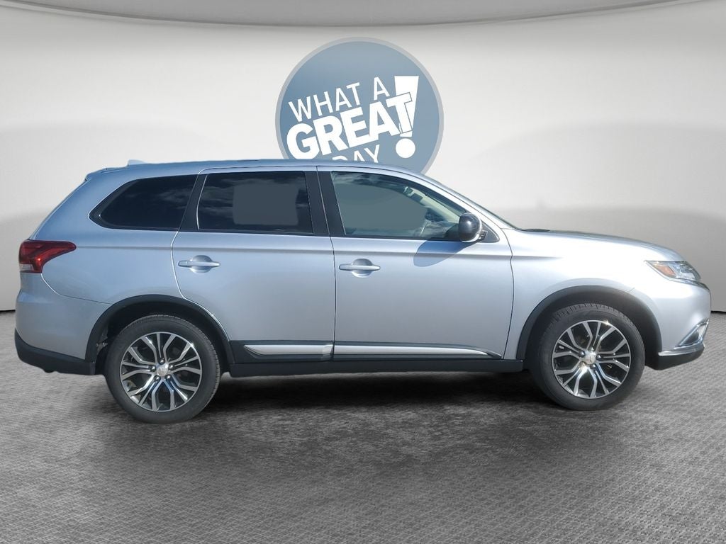 2017 Mitsubishi Outlander ES