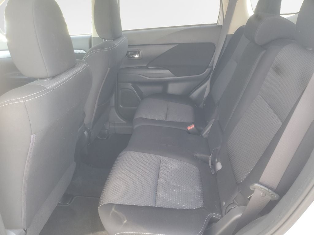 2017 Mitsubishi Outlander ES