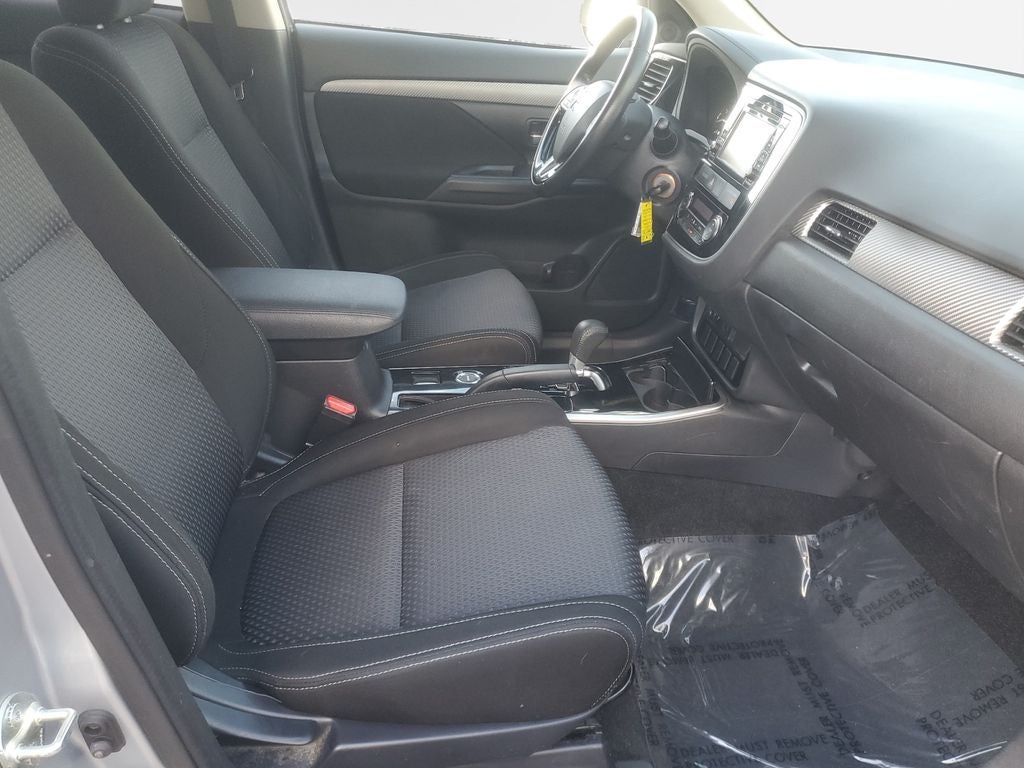 2017 Mitsubishi Outlander ES