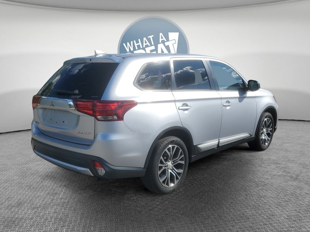 2017 Mitsubishi Outlander ES