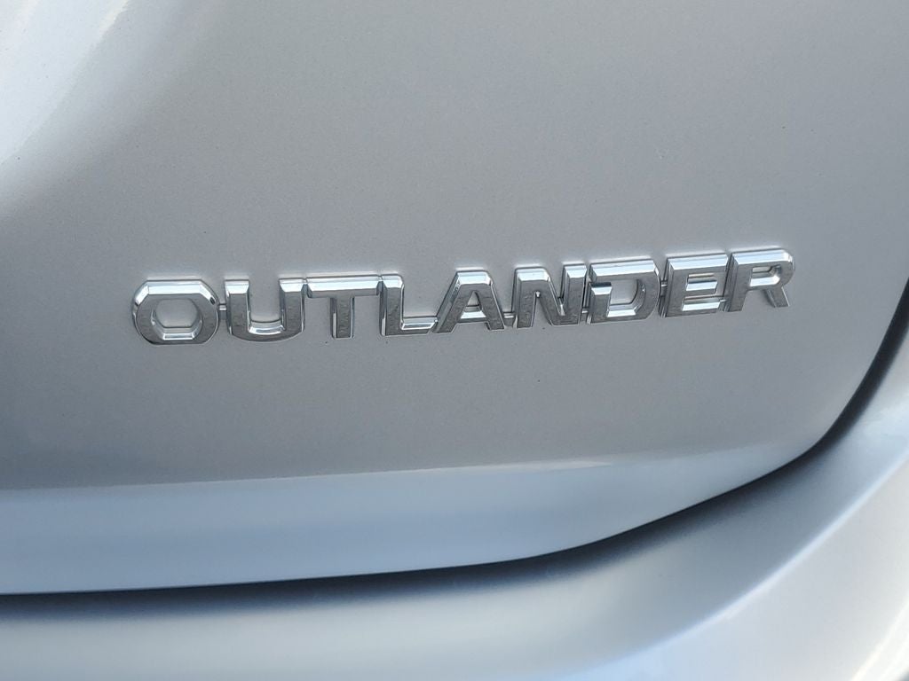 2017 Mitsubishi Outlander ES