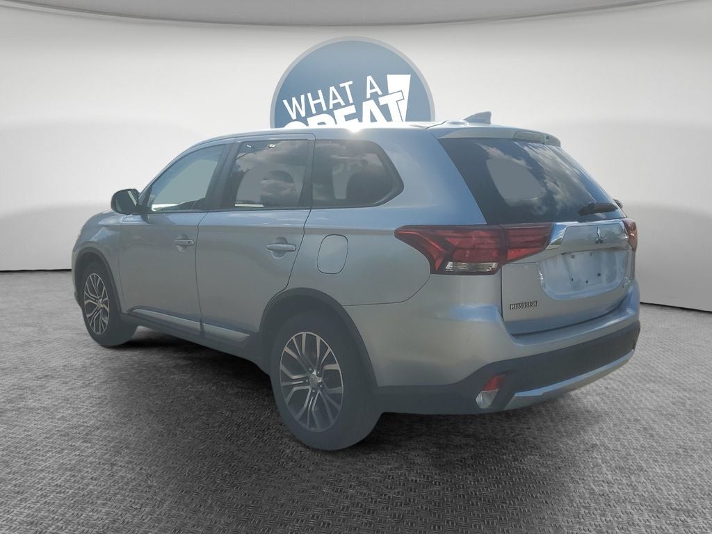 2017 Mitsubishi Outlander ES