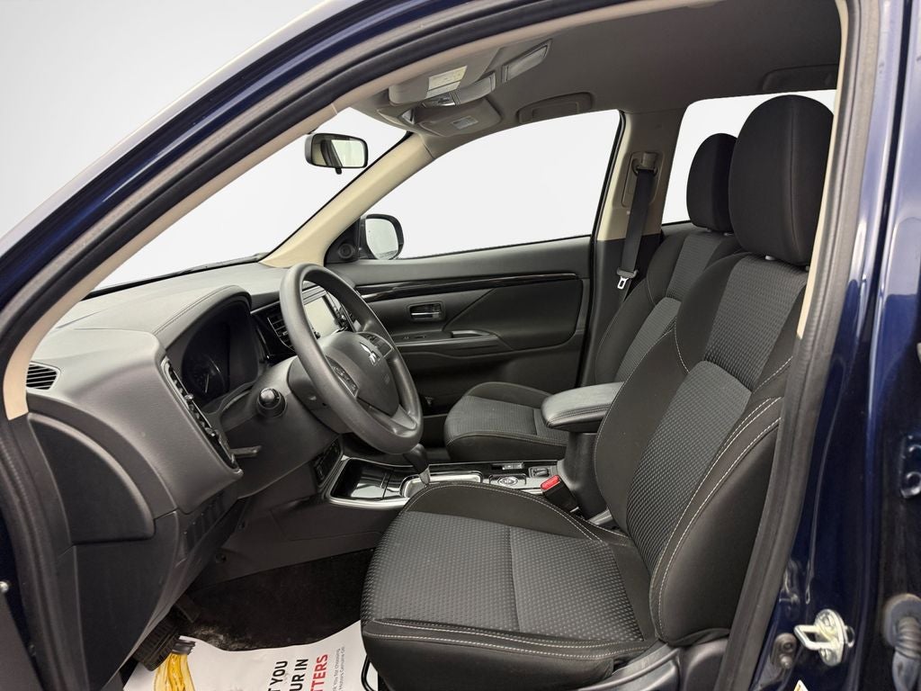 2020 Mitsubishi Outlander ES