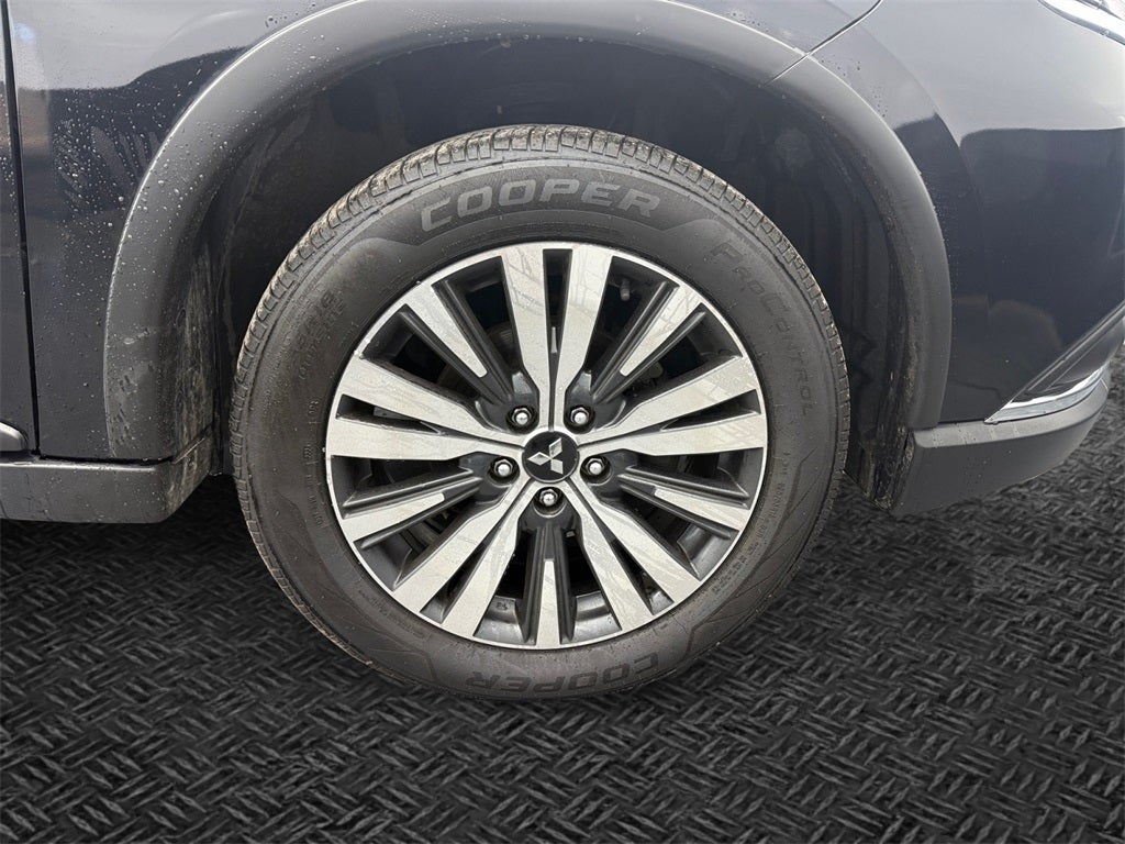 2020 Mitsubishi Outlander Base