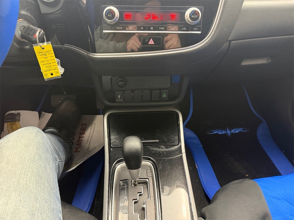 2020 Mitsubishi Outlander Base