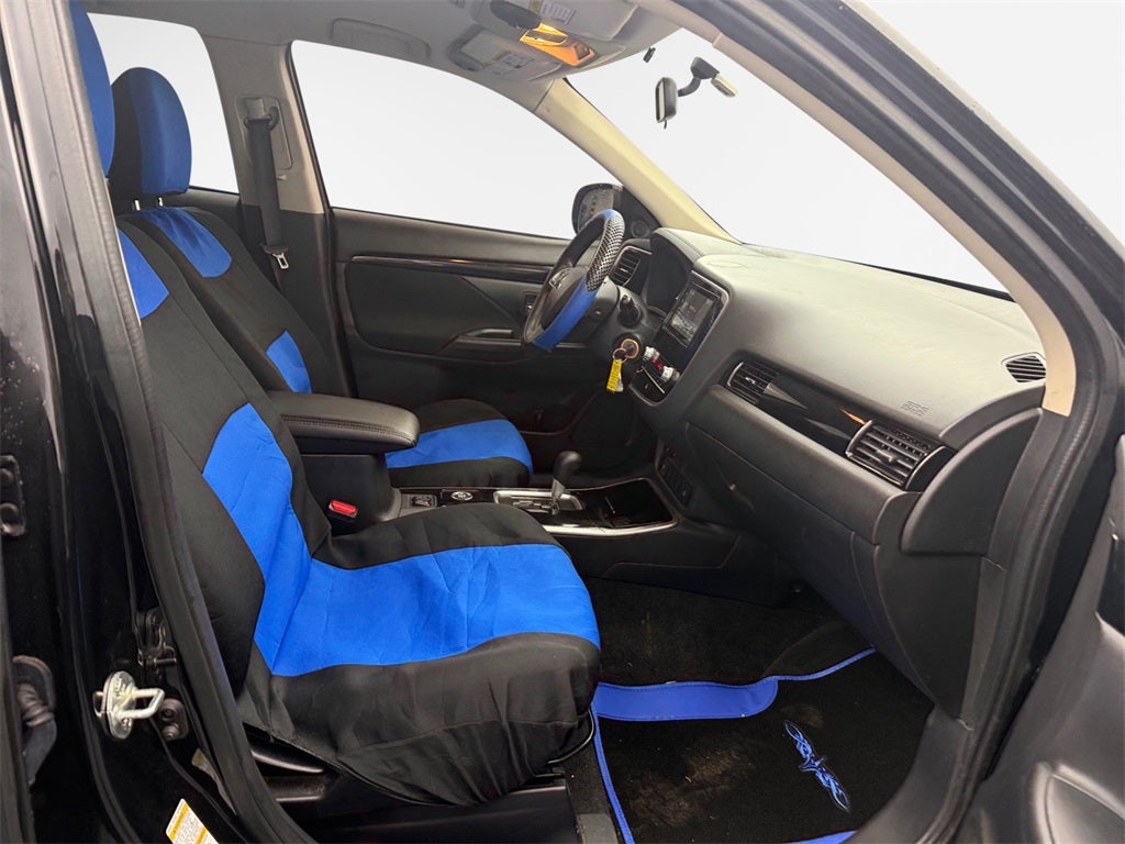 2020 Mitsubishi Outlander Base