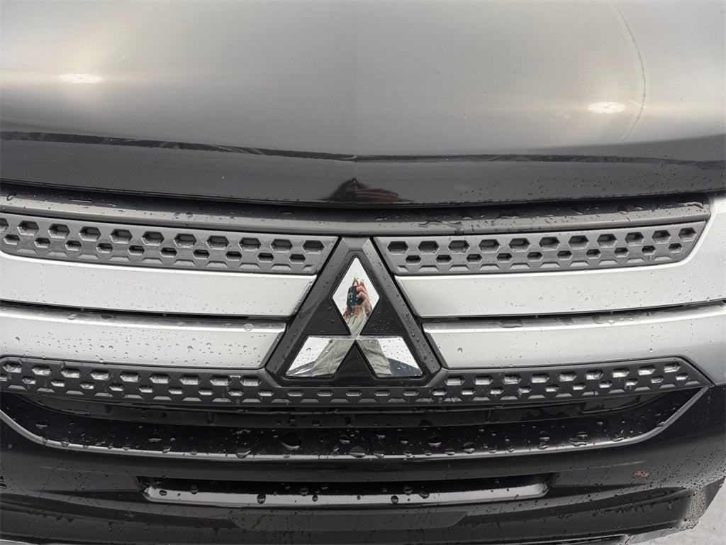 2020 Mitsubishi Outlander Base