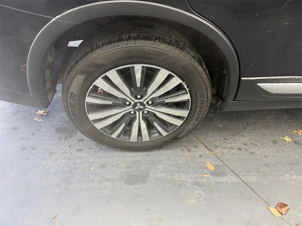 2020 Mitsubishi Outlander Base