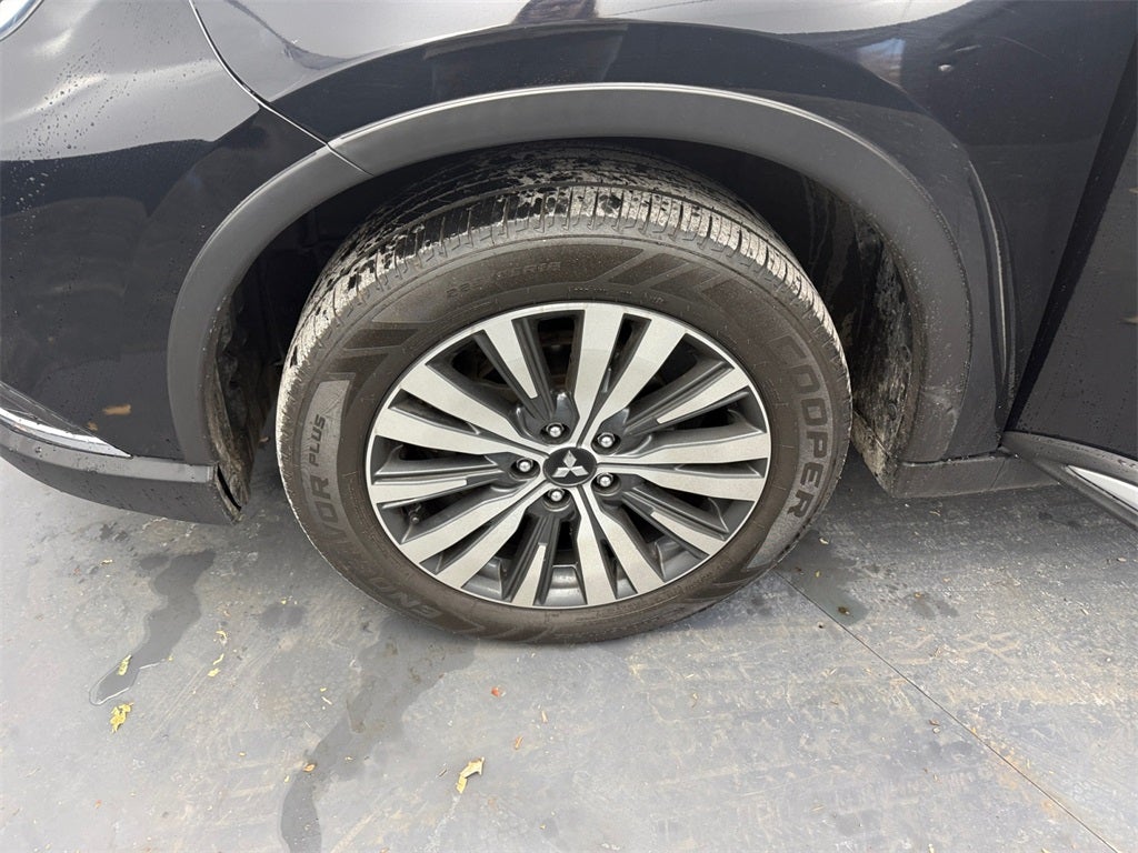 2020 Mitsubishi Outlander Base