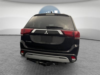 2020 Mitsubishi Outlander Base