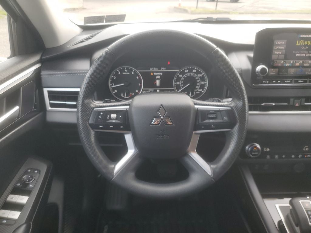 2022 Mitsubishi Outlander ES
