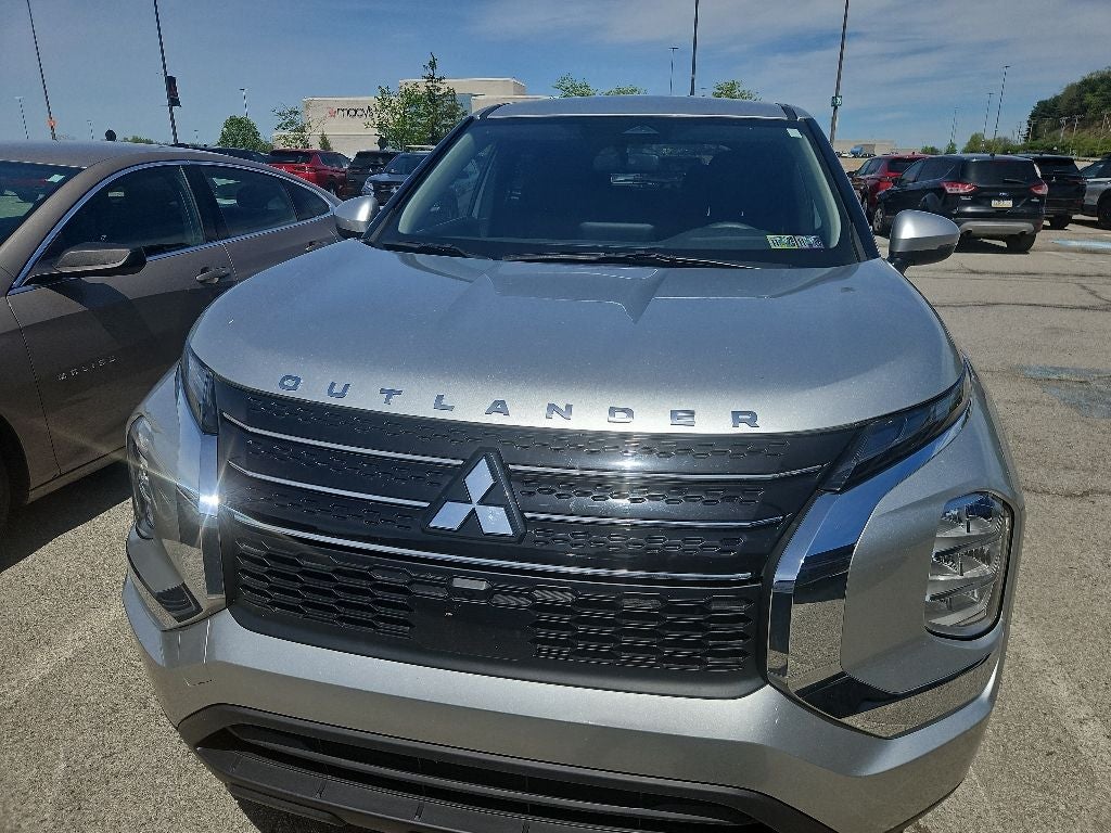 2022 Mitsubishi Outlander ES