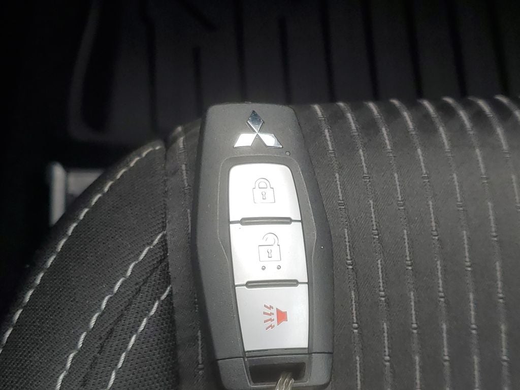 2022 Mitsubishi Outlander ES