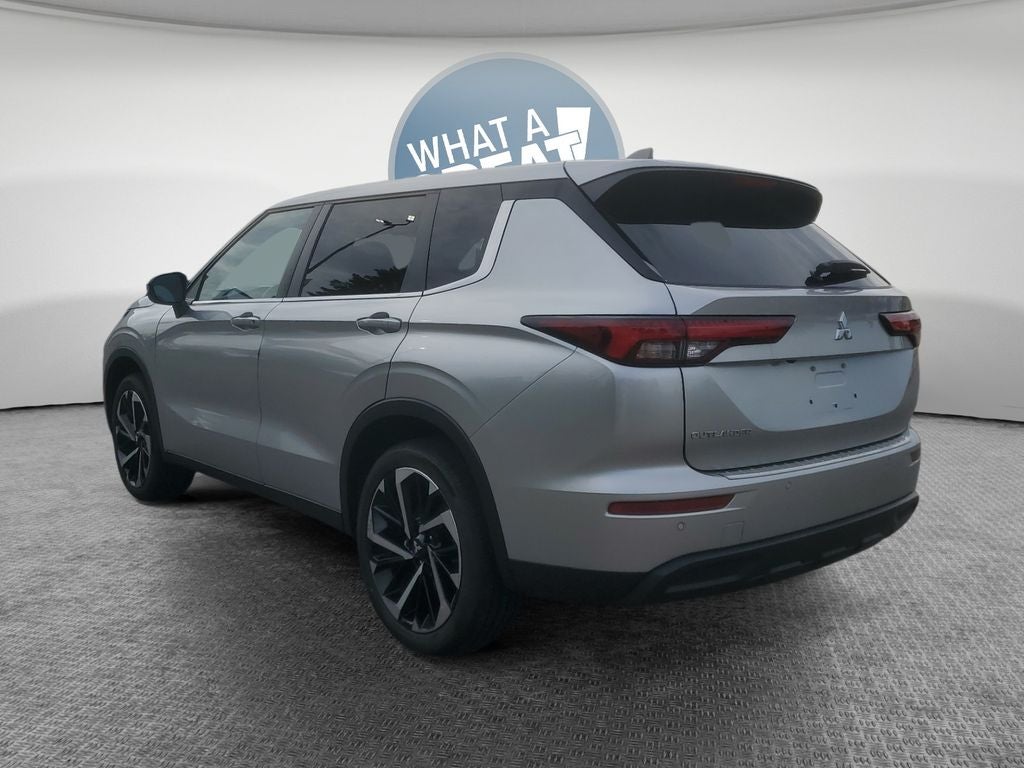 2022 Mitsubishi Outlander ES