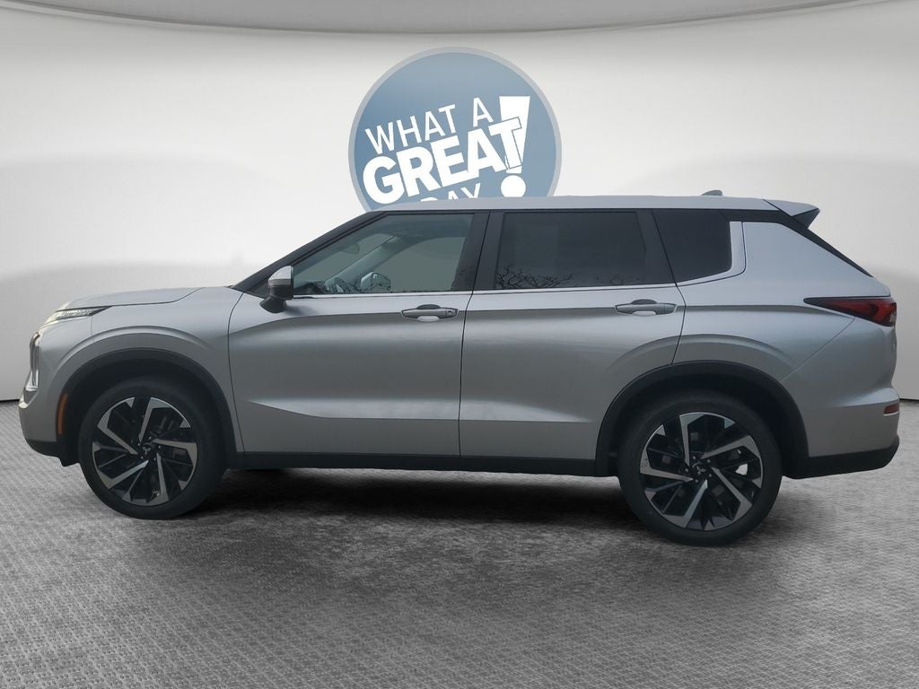 2022 Mitsubishi Outlander ES