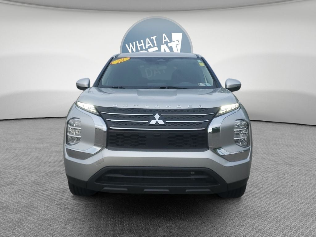 2022 Mitsubishi Outlander ES