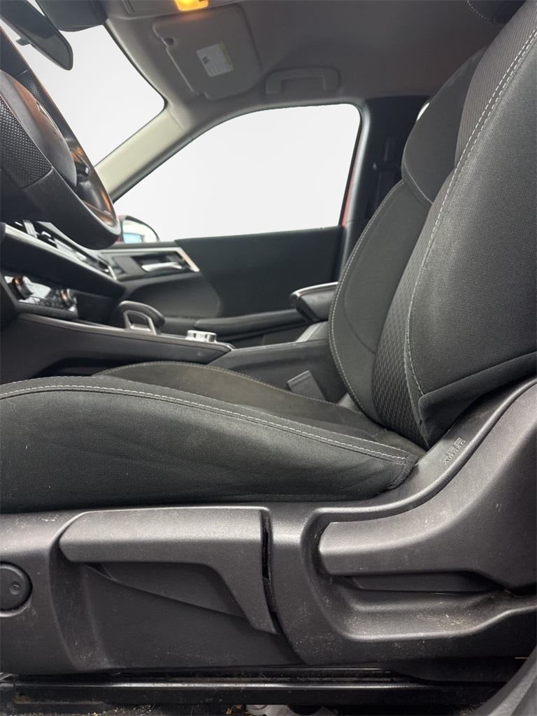 2022 Mitsubishi Outlander ES