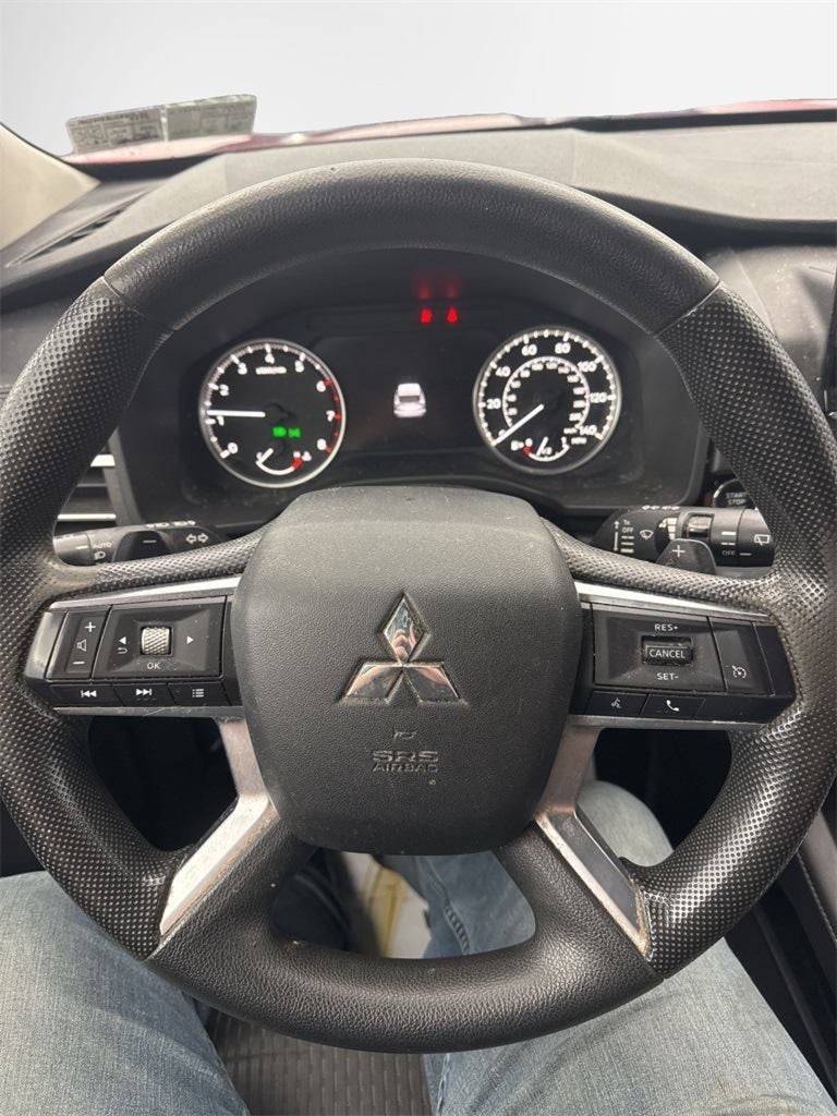 2022 Mitsubishi Outlander ES