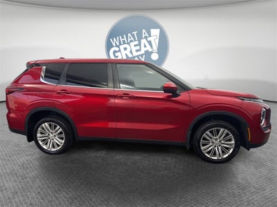 2022 Mitsubishi Outlander ES