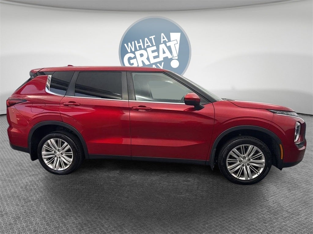 2022 Mitsubishi Outlander ES