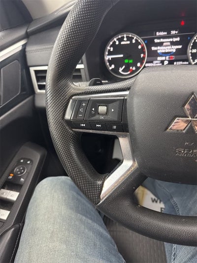 2022 Mitsubishi Outlander ES