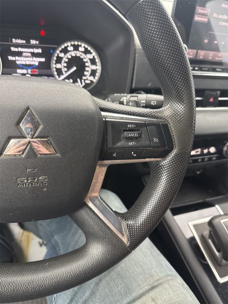 2022 Mitsubishi Outlander ES