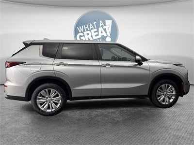2025 Mitsubishi Outlander ES