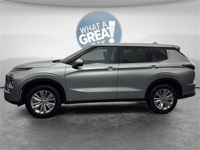 2025 Mitsubishi Outlander ES