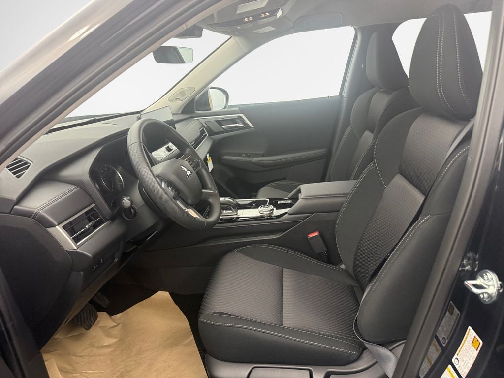 2026 Mitsubishi Outlander ES
