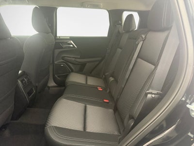 2026 Mitsubishi Outlander ES