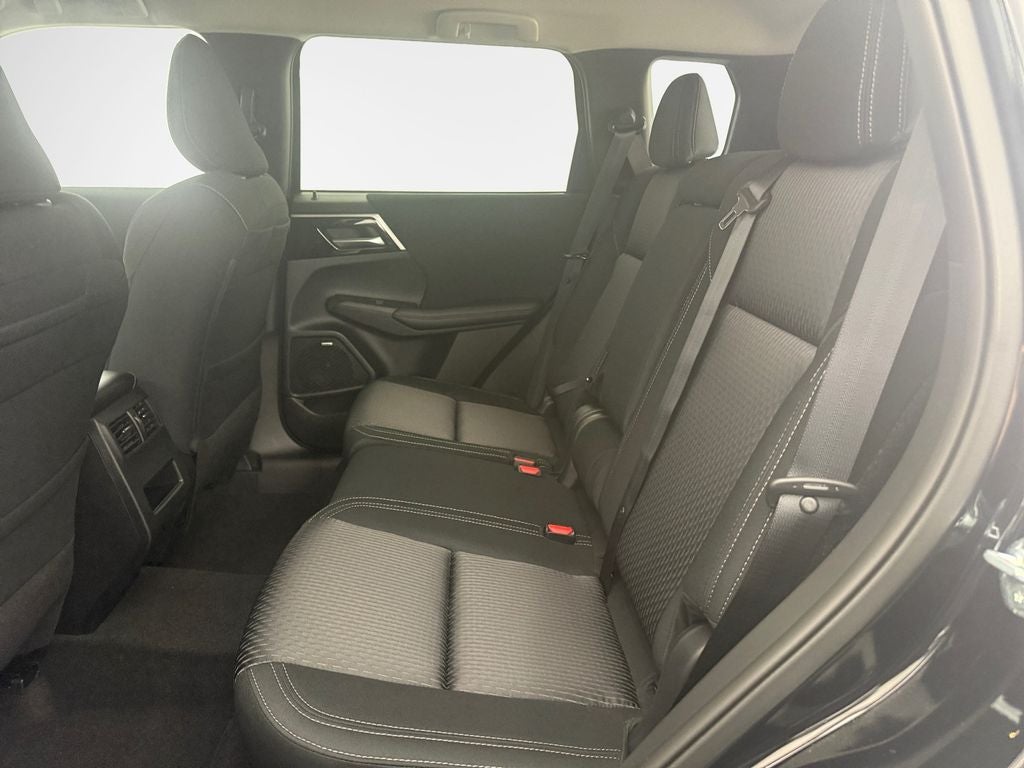 2026 Mitsubishi Outlander ES