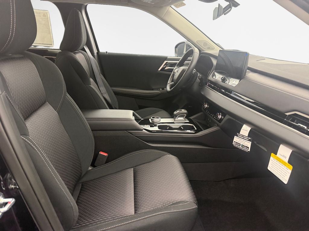 2026 Mitsubishi Outlander ES