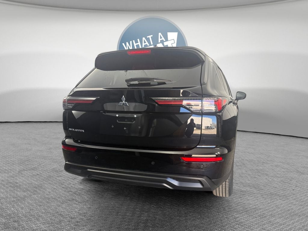 2026 Mitsubishi Outlander ES