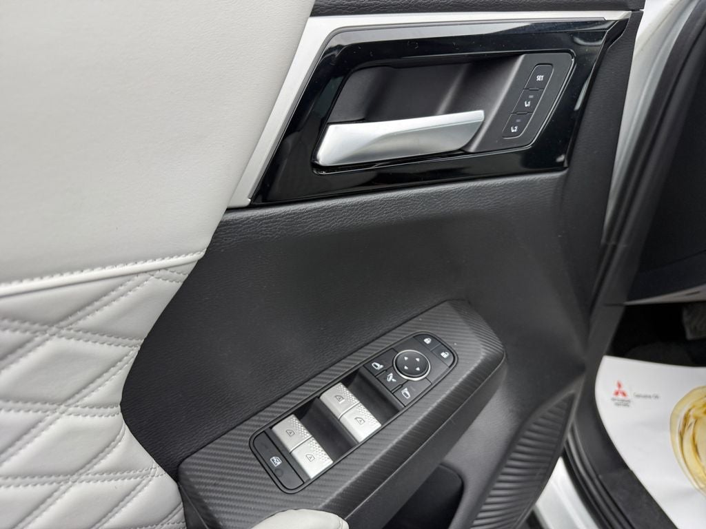 2023 Mitsubishi Outlander SEL