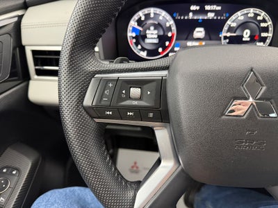 2023 Mitsubishi Outlander SEL